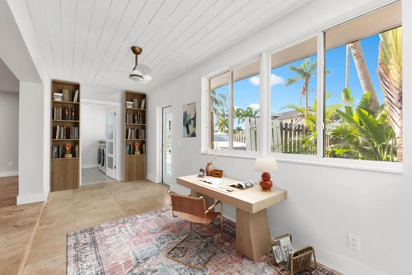 Home Office, Interior