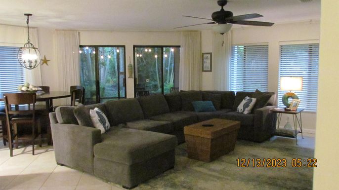 Dining room, Interior, Living room, Pendant Lights