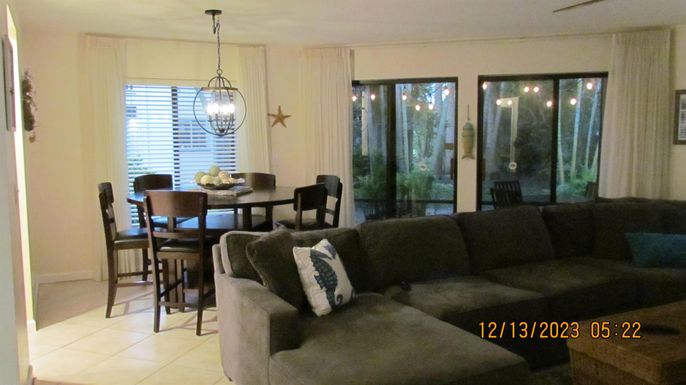 Dining room, Interior, Living room, Pendant Lights