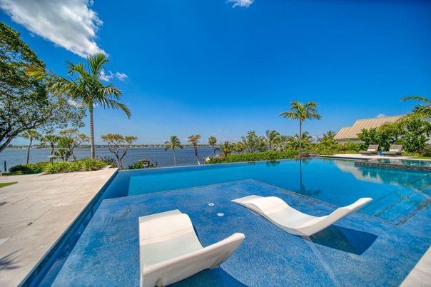 Exterior, Pool, Water
