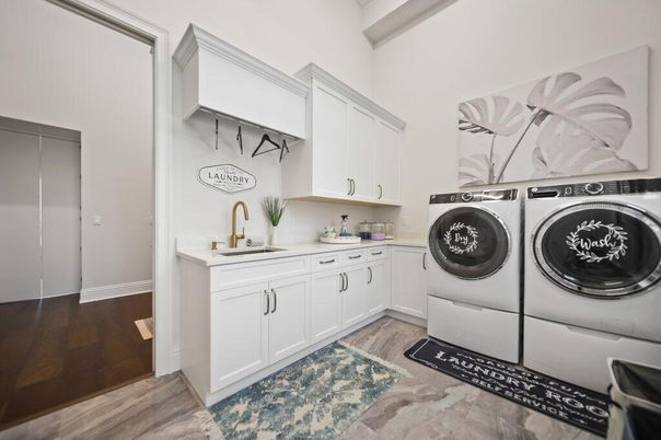 Interior, Washer, Wood Texture Flooring