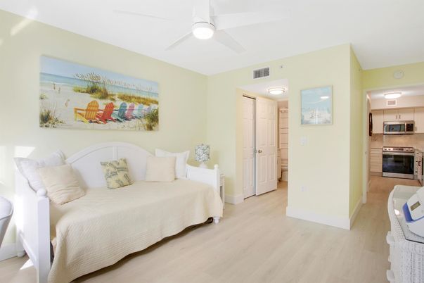 Bedroom, Interior, Kitchen, Stainless Steel Appliances, Wood Texture Flooring