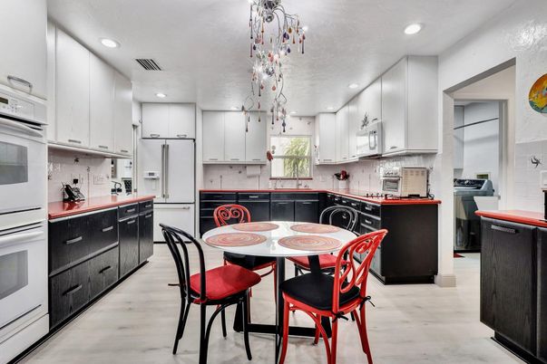 Dining room, Interior, Kitchen, Pendant Lights, Recessed Lighting, Wood Texture Flooring