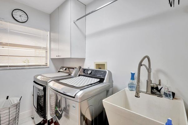 Interior, Washer