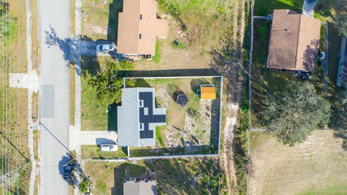 Exterior, Drone