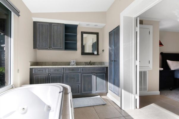 Bathroom, Free Standing Baths, Interior