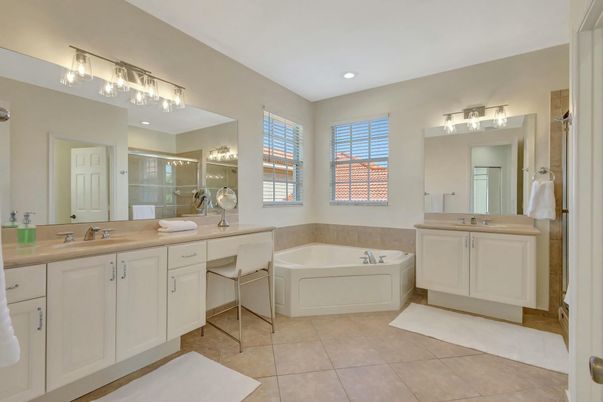 Bathroom, Dual Sink Vanities, Interior, Recessed Lighting