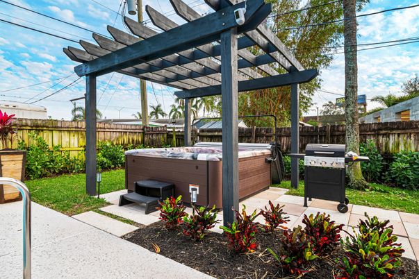Exterior, Hot Tub