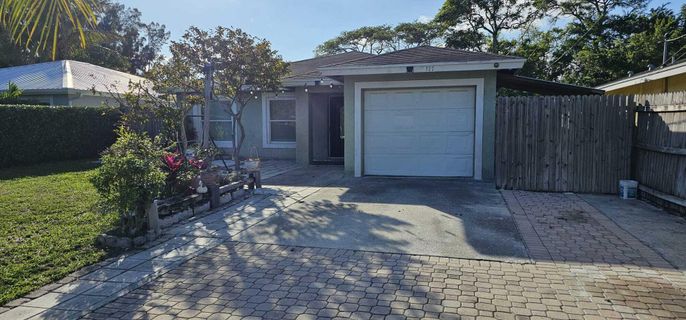 Detached Garage, Exterior