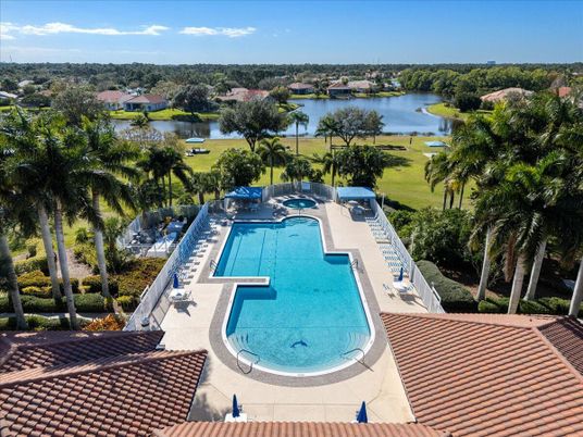 Exterior, Pool, Water
