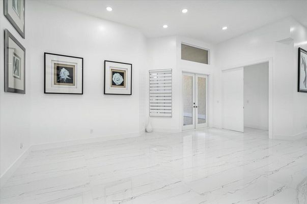 Empty room, Interior, Marble, Recessed Lighting