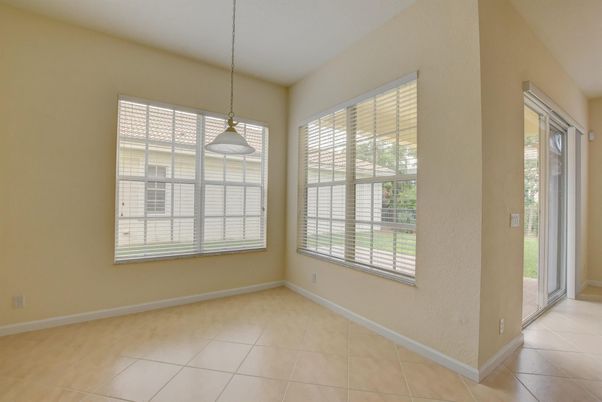 Empty room, Interior, Pendant Lights