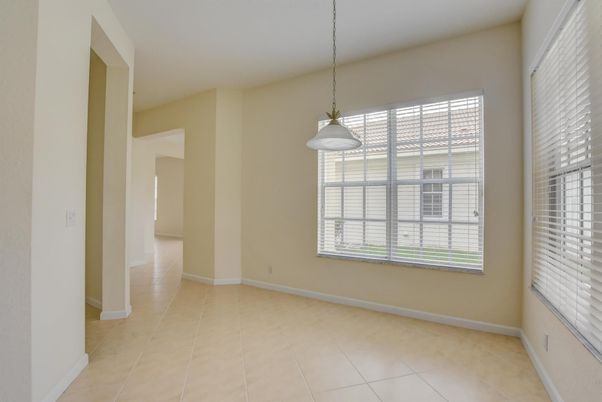Empty room, Interior, Pendant Lights