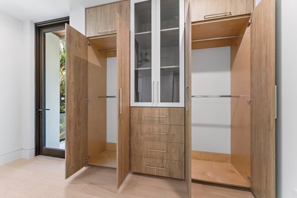Interior, Walk-in Closets, Wood Texture Flooring