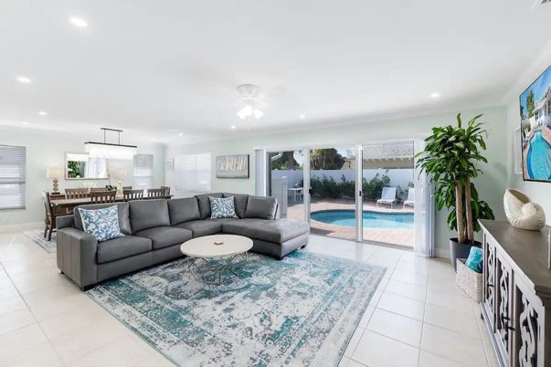 Dining room, Interior, Living room, Pendant Lights, Recessed Lighting