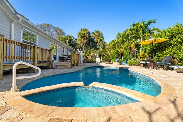 Exterior, Pool