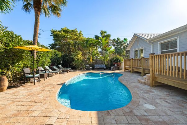 Exterior, Pool