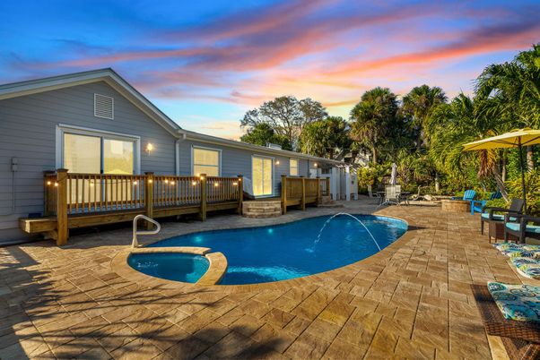 Exterior, Pool