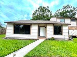 Backyard, Exterior, Facade, Ranch