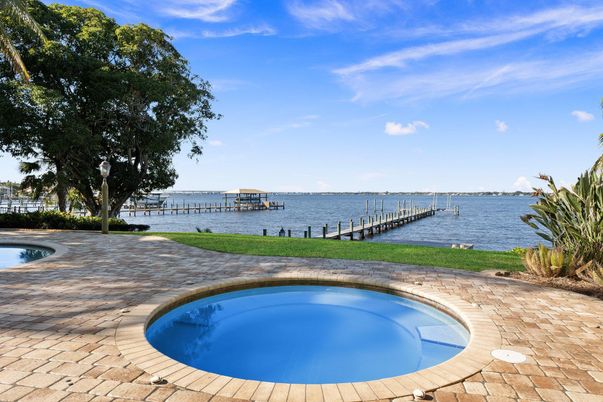 Exterior, Pool, Water