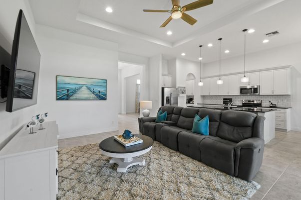 Interior, Kitchen, Living room, Pendant Lights, Recessed Lighting, Stainless Steel Appliances