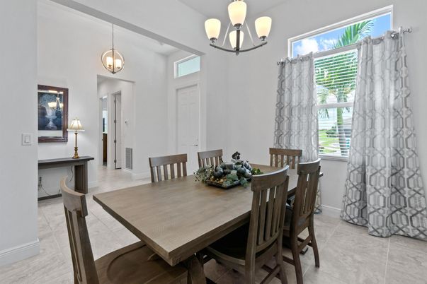 Chandelier, Dining room, Interior, Pendant Lights