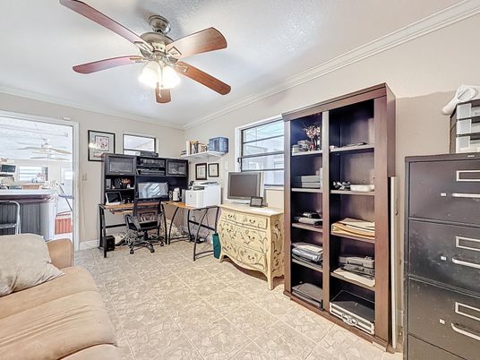 Home Office, Interior