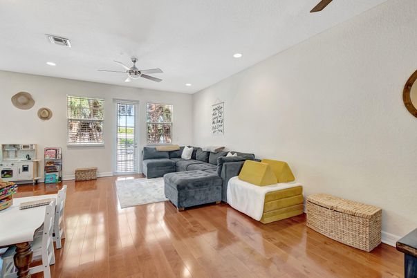 Interior, Living room, Recessed Lighting, Wood Texture Flooring