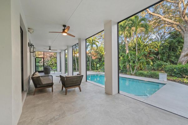 Interior, Pool, Sun Room