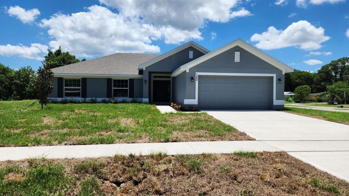Attached, Exterior, Facade, Ranch