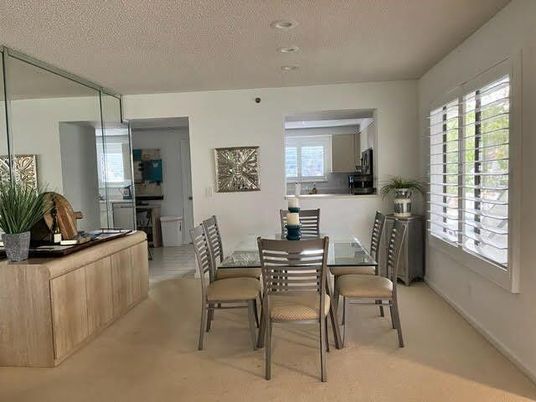 Dining room, Interior, Recessed Lighting