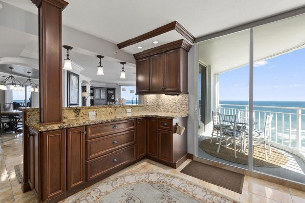 Dining room, Interior, Kitchen, Pendant Lights, Recessed Lighting, Water