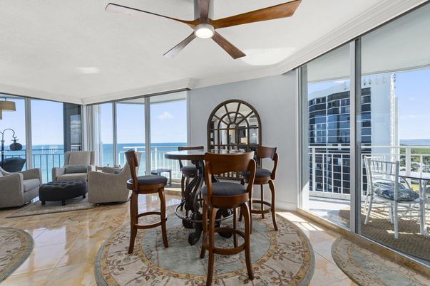 Dining room, Interior, Sun Room, Water