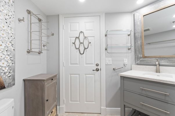 Bathroom, Interior, Recessed Lighting