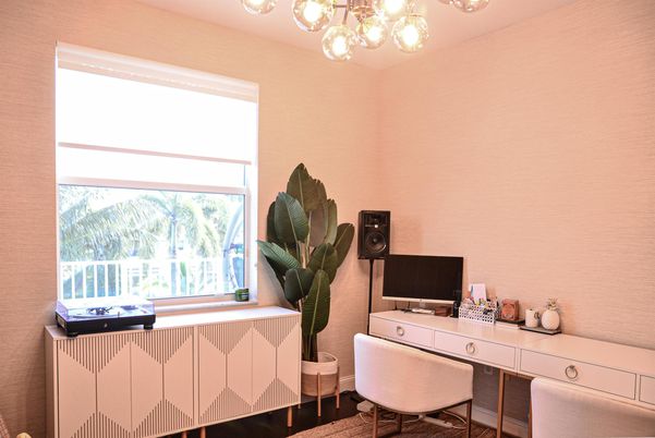 Home Office, Interior