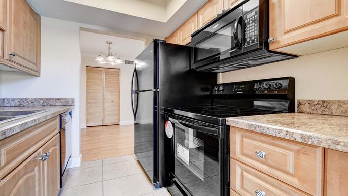 Chandelier, Interior, Kitchen, Wood Texture Flooring