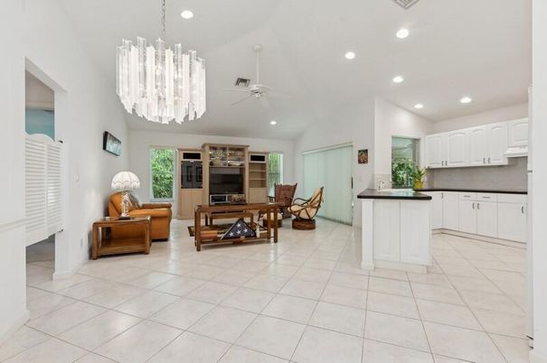 Chandelier, Dining room, Interior, Kitchen, Living room, Recessed Lighting