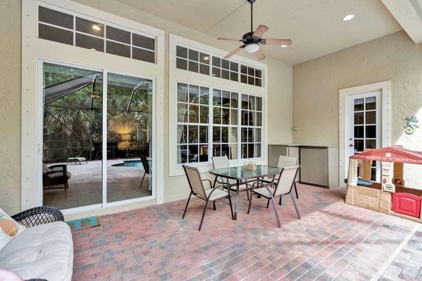 Exterior, Interior, Recessed Lighting, Sun Room