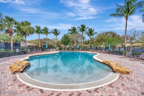 Exterior, Playground, Pool