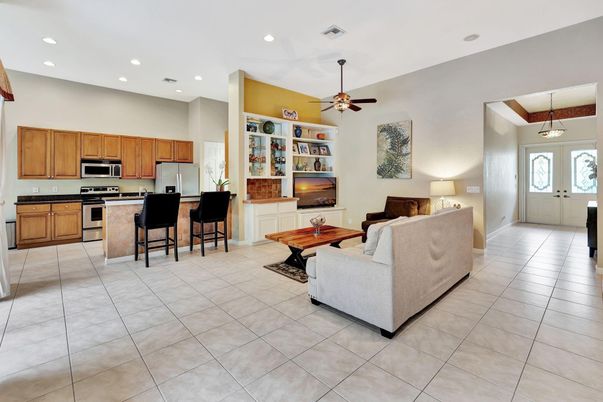 Interior, Kitchen, Living room, Pendant Lights, Recessed Lighting, Stainless Steel Appliances