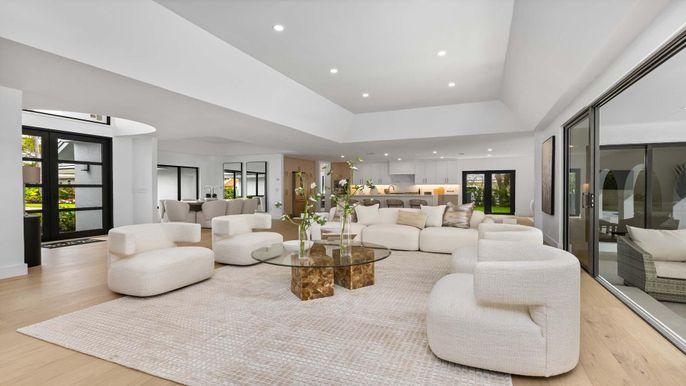 Interior, Kitchen, Living room, Pendant Lights, Recessed Lighting, Wood Texture Flooring