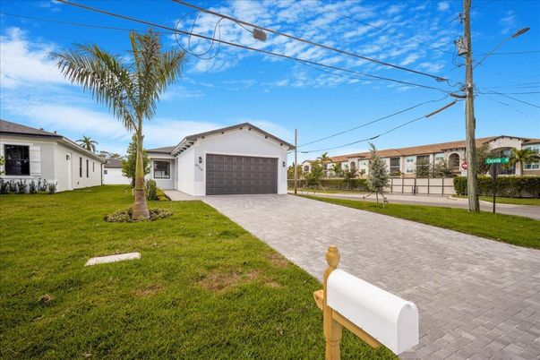Backyard, Detached Garage, Exterior