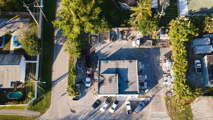 Exterior, Drone