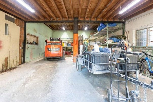 Garage, Interior, Wooden Beams, Wooden Ceilings