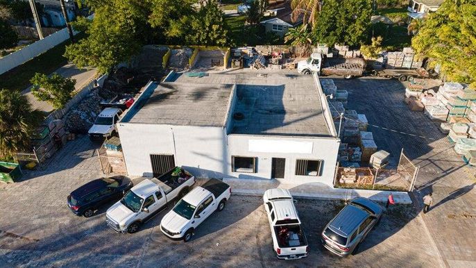 Exterior, Drone