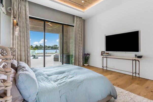 Bedroom, Interior, Recessed Lighting, Water, Wood Texture Flooring