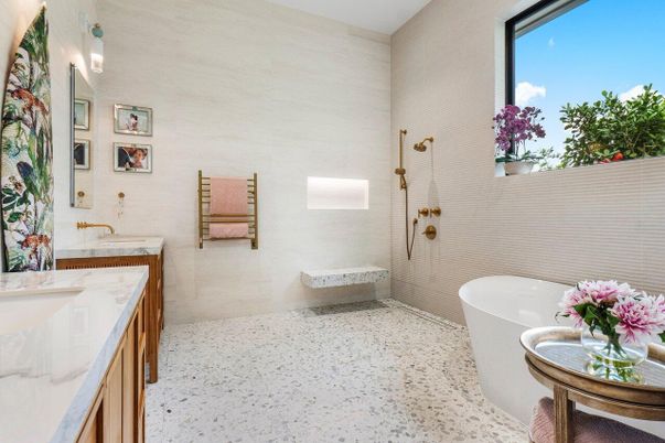 Bathroom, Free Standing Baths, Interior