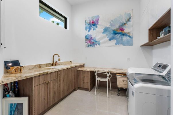 Interior, Washer