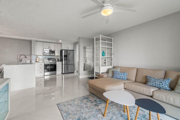 Interior, Kitchen, Living room, Stainless Steel Appliances