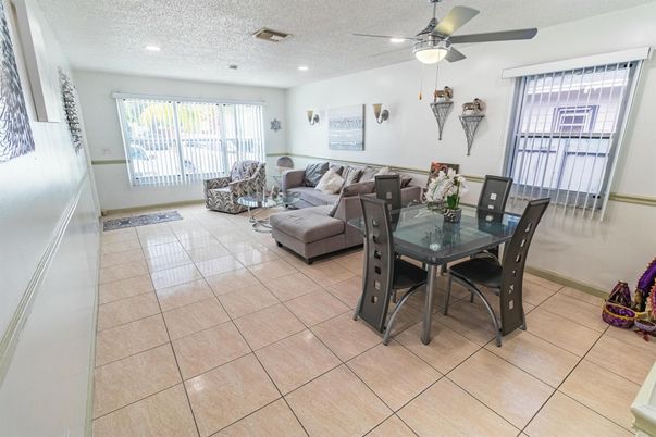 Dining room, Interior, Living room, Recessed Lighting